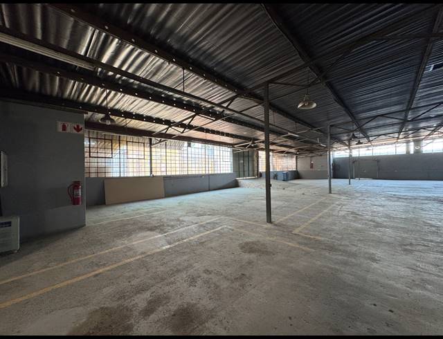 3,000M² WAREHOUSE FOR SALE IN WYNBERG